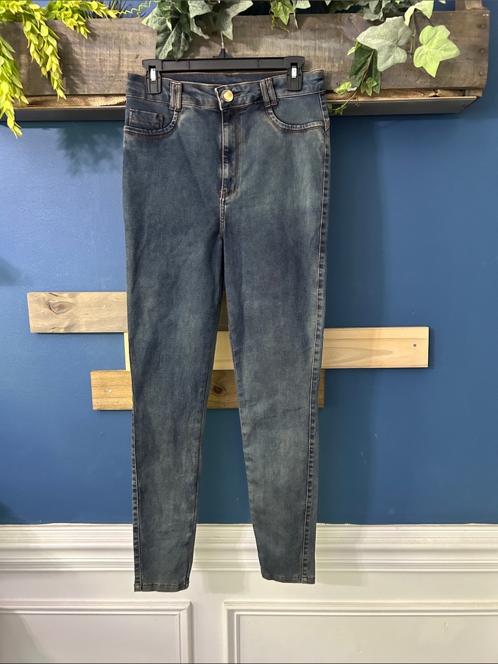 PIT BULL Premium Colombian Butt Lift Push up Denim Distressed Jeans Sz 1O NWOT